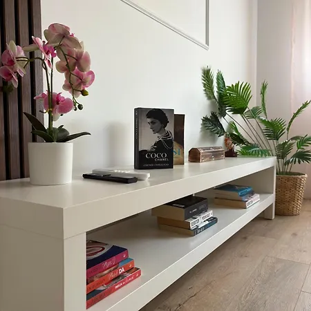 Blue - Neversea - Old Town Apartment *