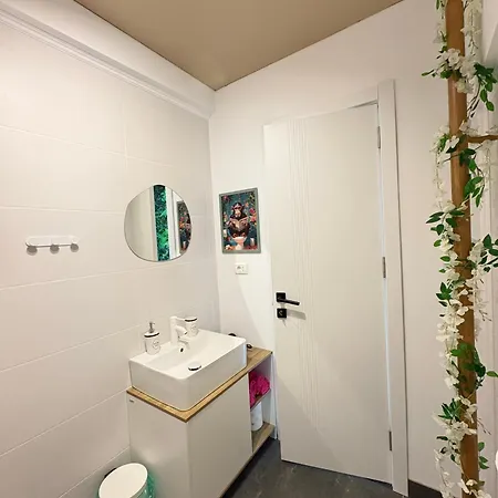 Blue - Neversea - Old Town Apartment *